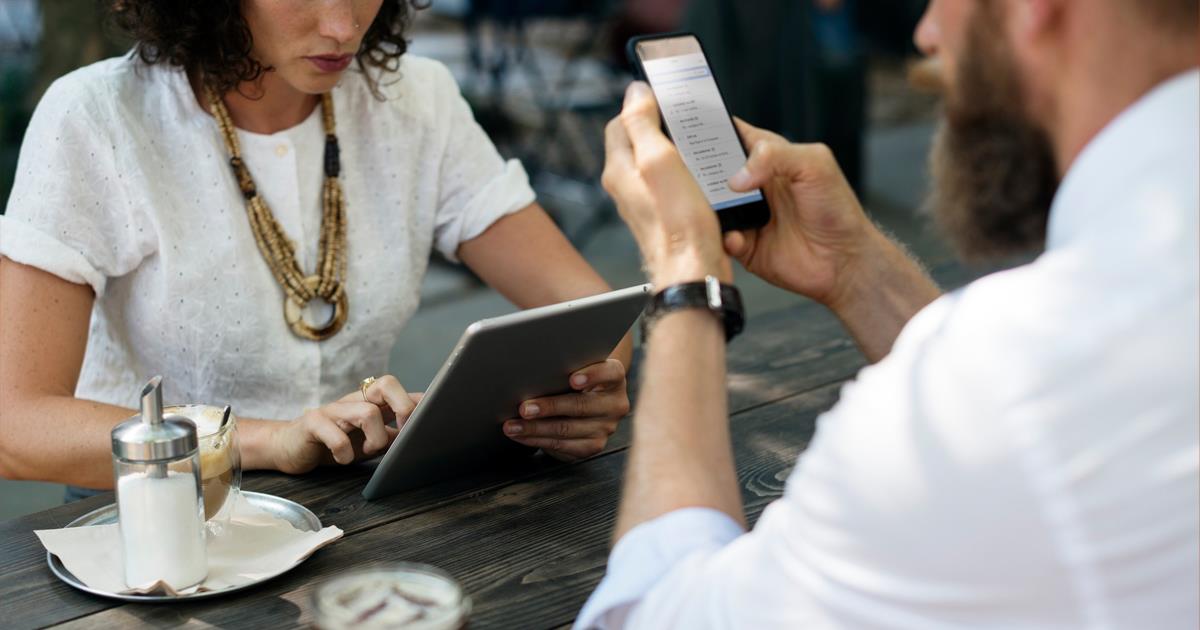 read mobile tablet ()