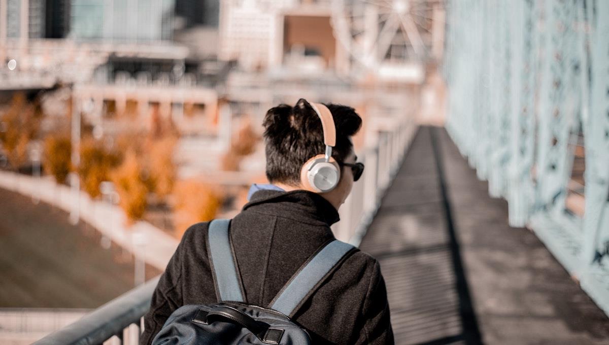 headphones podcasting ()