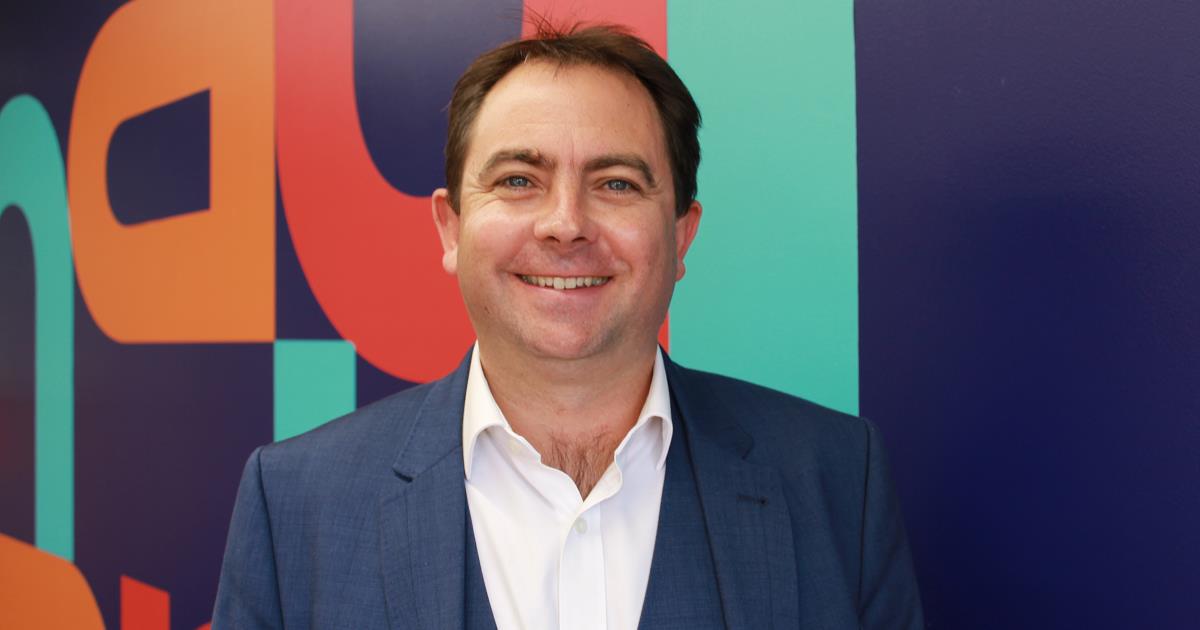 Alastair Lewis header ()