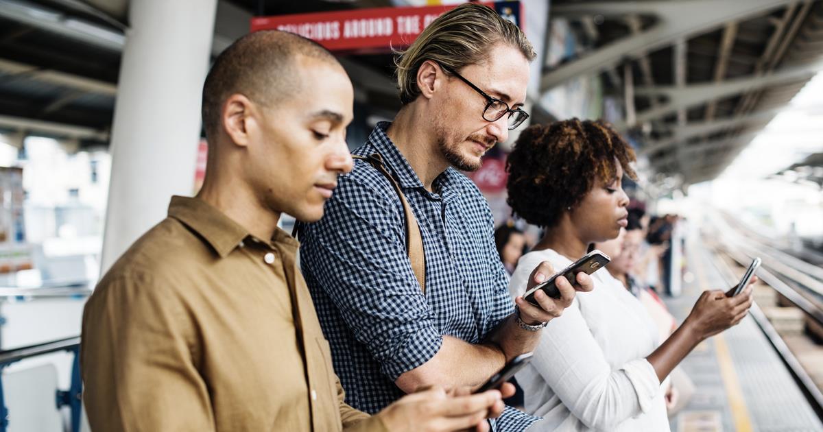 mobile smartphone header ()