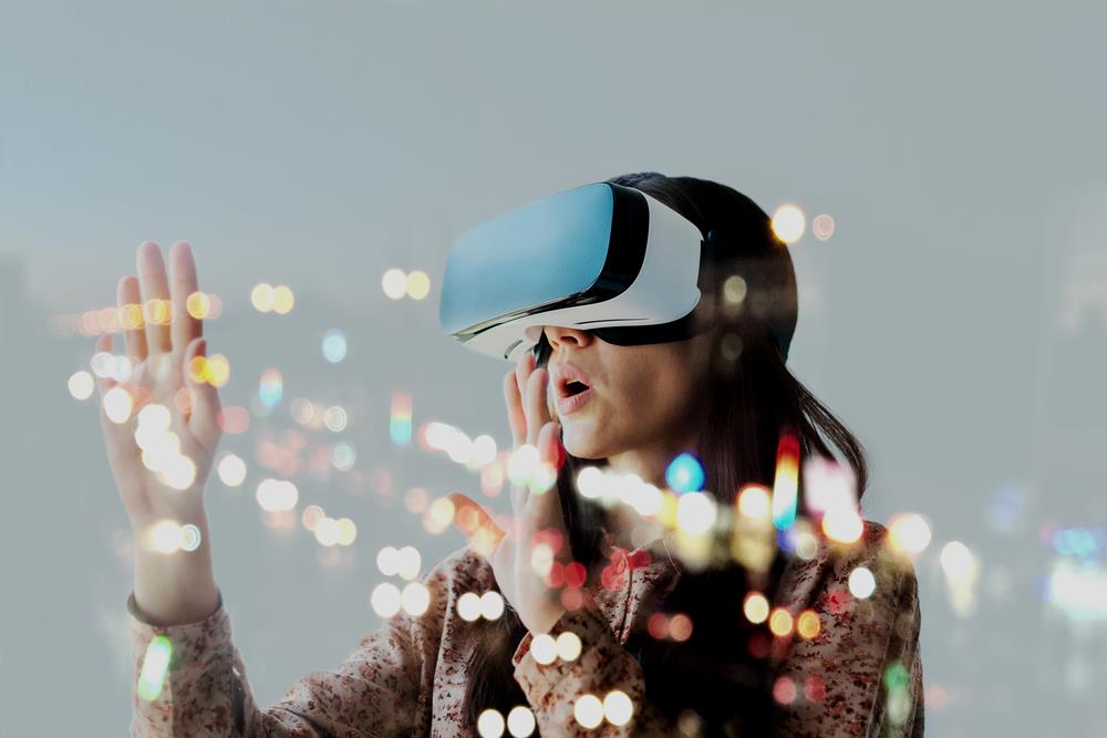VR ()