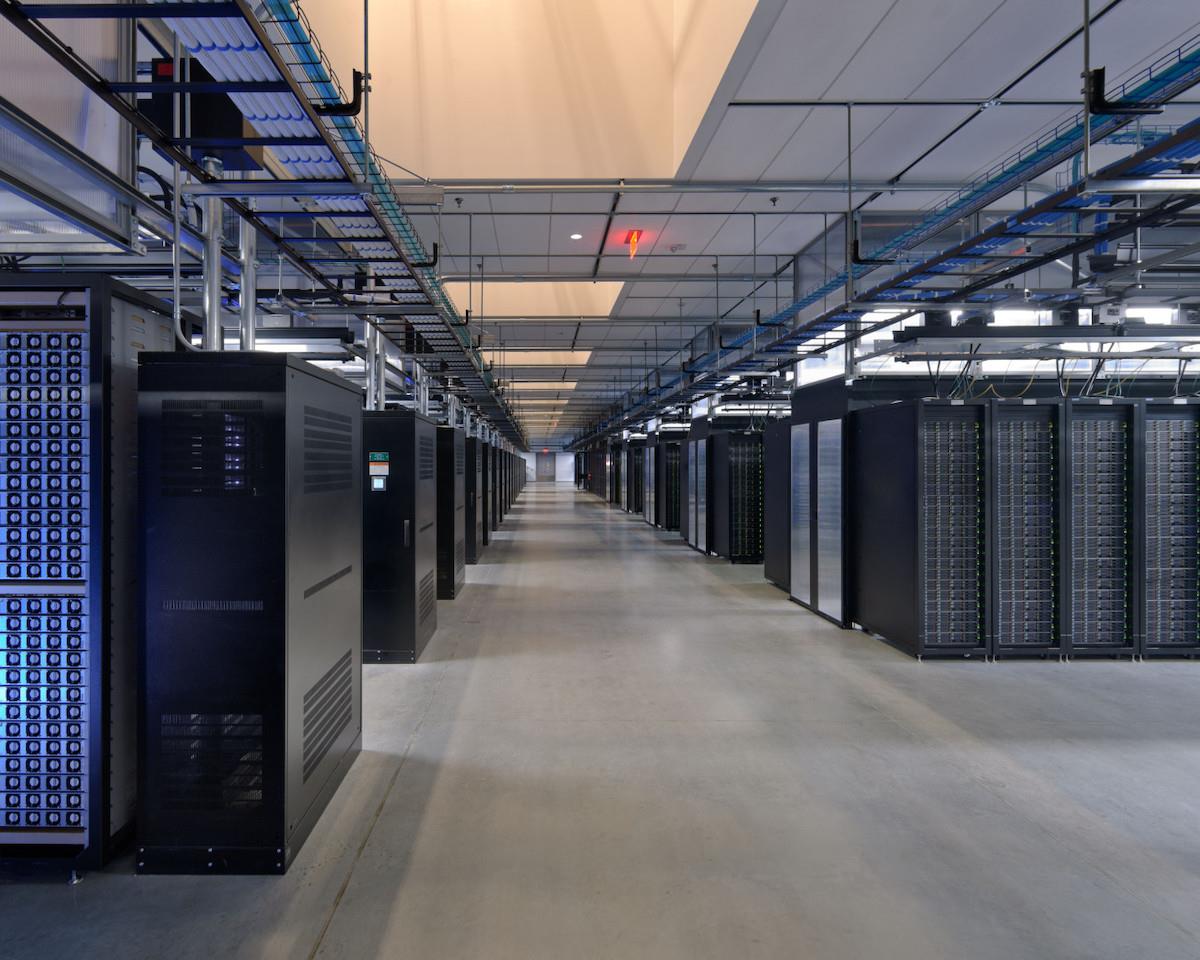Facebook data centre ()