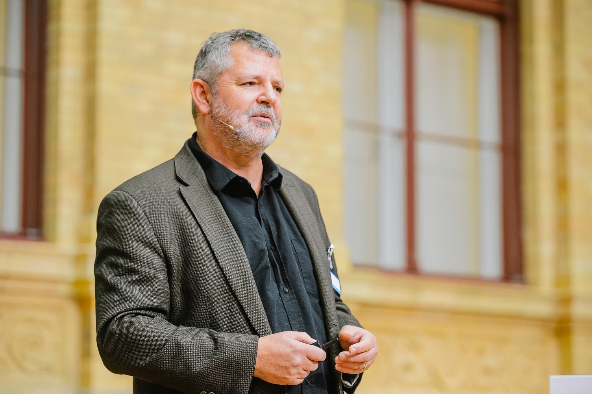 Colin Bodell DIS 2016 ()