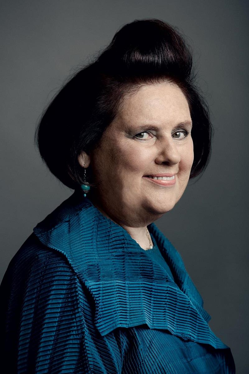Suzy Menkes ()